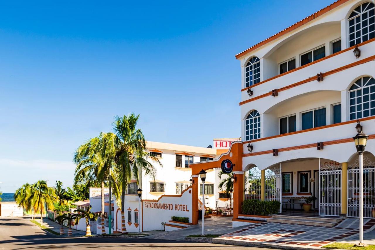Готель Capital O Oxtankah,Chetumal Bay Calderitas Екстер'єр фото